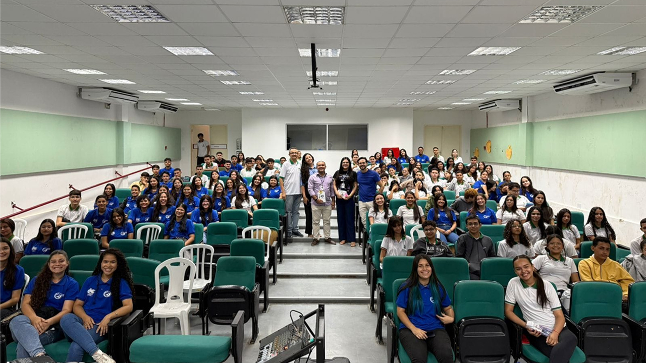 CRA-CE promove eventos em escolas durante o Mês do Administrador